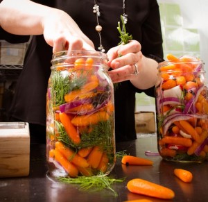 Fill jars with Veggies, Dill & Peppercorns